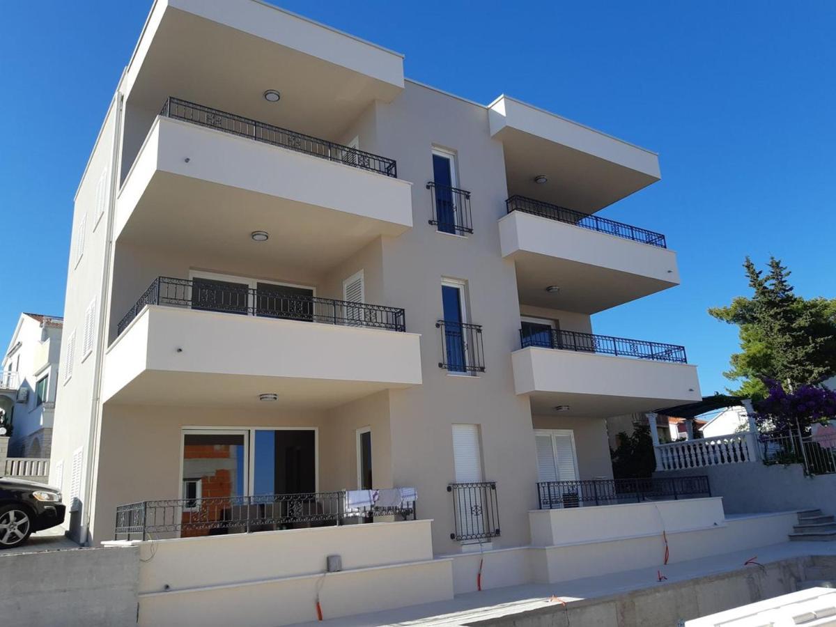 Apartment Lizzi. Trogir Buitenkant foto